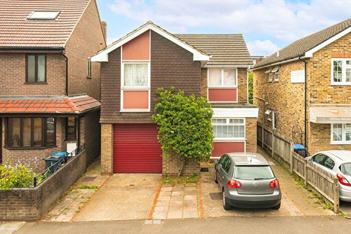 2 Bedroom Flat For Sale In Woodside, Wimbledon, SW19