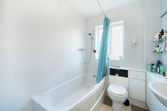 2 Bedroom Flat To Rent In Daventry Street, Marylebone, London, NW1