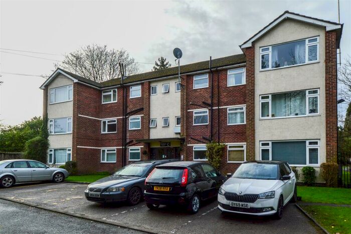 2 Bedroom Apartment To Rent In Wake Green Road, Moseley, Birmingham, West Midlands, B13