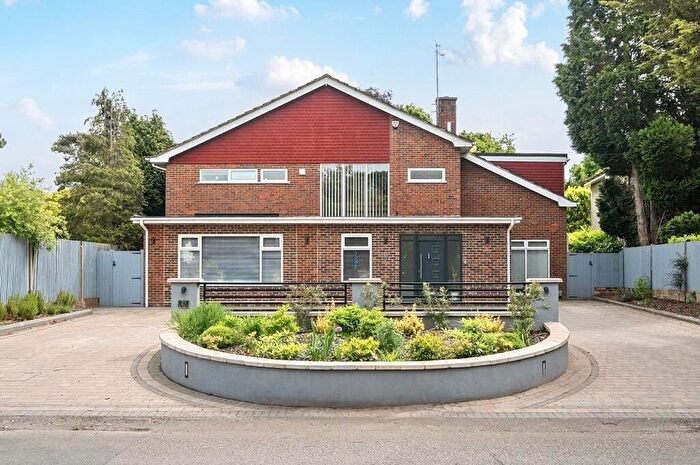 4 Bedroom Detached House For Sale In Southborough Road, Bickley, Kent, BR1