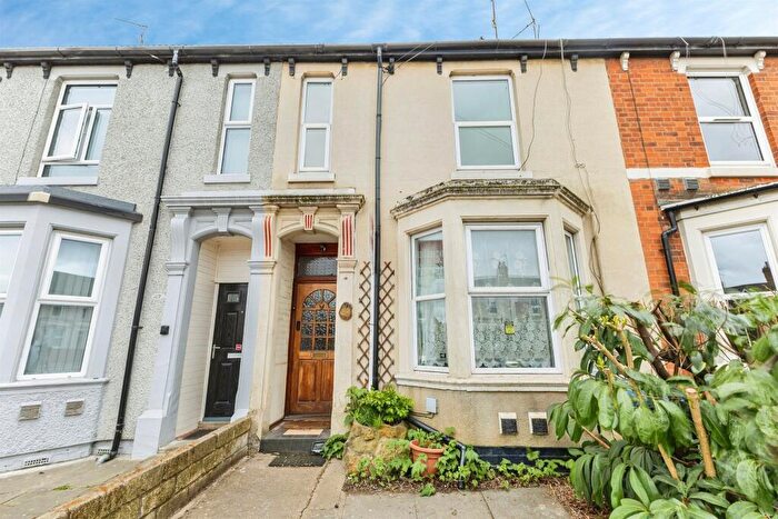 3 Bedroom Terraced House For Sale In Spencer Bridge Road, Northampton, NN5