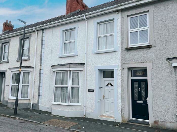 3 Bedroom House For Sale In New Street, Lampeter, SA48