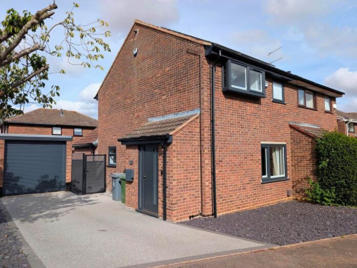 3 Bedroom Semi Detached House For Sale In Medeswell Close, Brundall, NR13