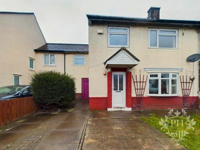 4 Bedroom Semi-Detached House For Sale In Strauss Road, Eston, Middlesbrough, TS6