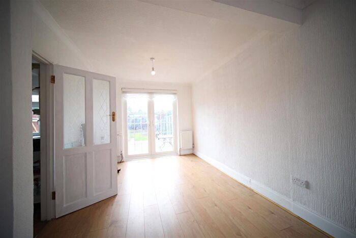 3 Bedroom Property To Rent In Lansbury Road, Enfield, EN3