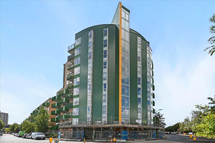 2 Bedroom Flat For Sale In Luma Apartments, Central Way, London, NW10
