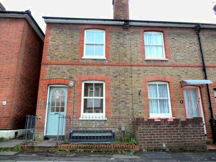 3 Bedroom Semi-Detached House To Rent In Drummond Rd, Guildford, GU1