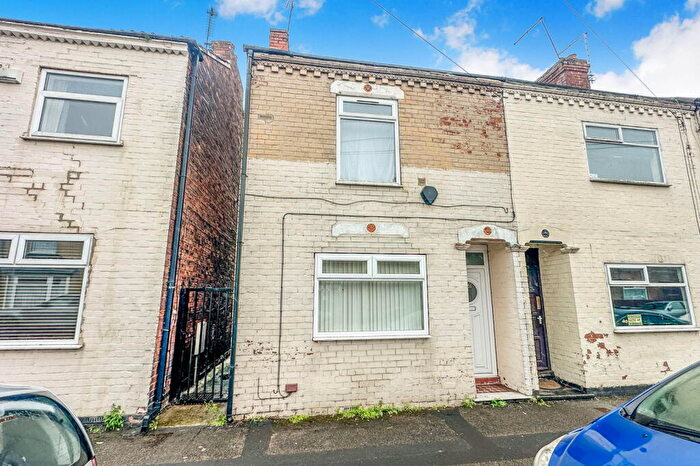 2 Bedroom End Of Terrace House For Sale In Wynburg Street, Hull, HU9