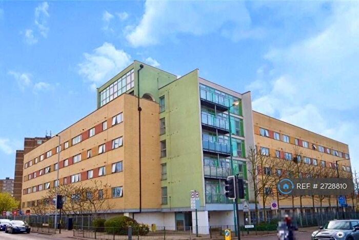 2 Bedroom Flat To Rent In Cosmopolitain Court, Enfield, EN1