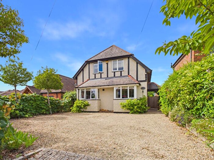 5 Bedroom Detached House For Sale In Fagnall Lane, Winchmore Hill, Amersham, HP7