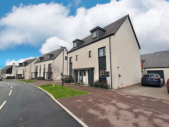 4 Bedroom Semi Detached House For Sale In Severnbank Avenue, Newnham, GL14