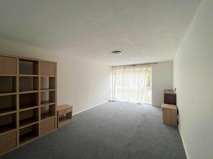 2 Bedroom Apartment To Rent In Manor Road, Barnet, EN5