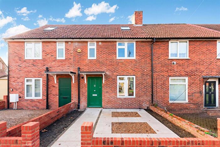 3 Bedroom Terraced House To Rent In Abbotsbury Road, Morden, SM4