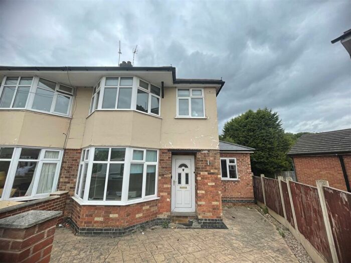 6 Bedroom Semi-Detached House To Rent In **£pppw Excl Bills** Pelham Crescent, Beeston, NG9