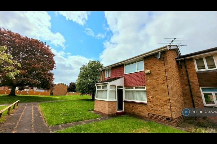 3 Bedroom End Of Terrace House To Rent In Haydock Avenue, Sale, M33