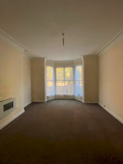 1 Bedroom Flat To Rent In Harehills Avenue, Leeds, LS7