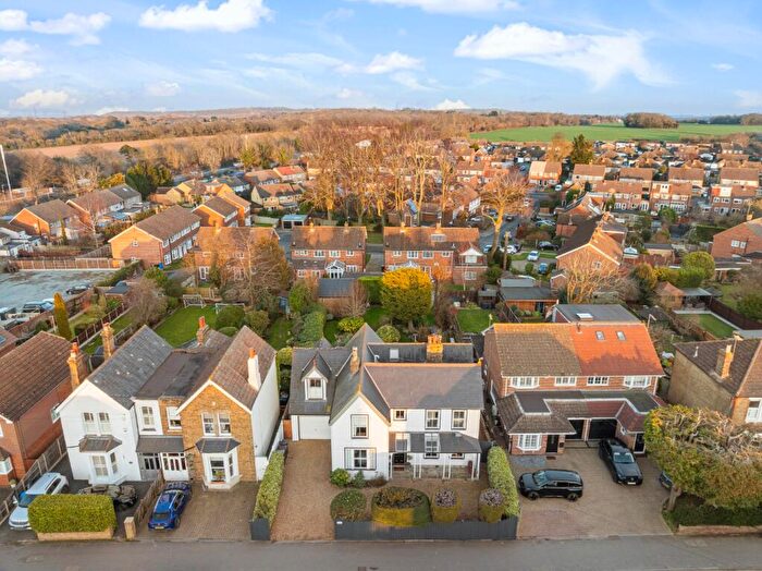 5 Bedroom Detached House For Sale In Wrotham Rd, Meopham, Gravesend, DA13
