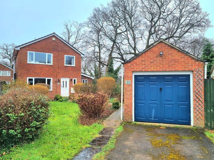 4 Bedroom Detached House To Rent In Poplar Drive, Marchwood, Southampton, SO40