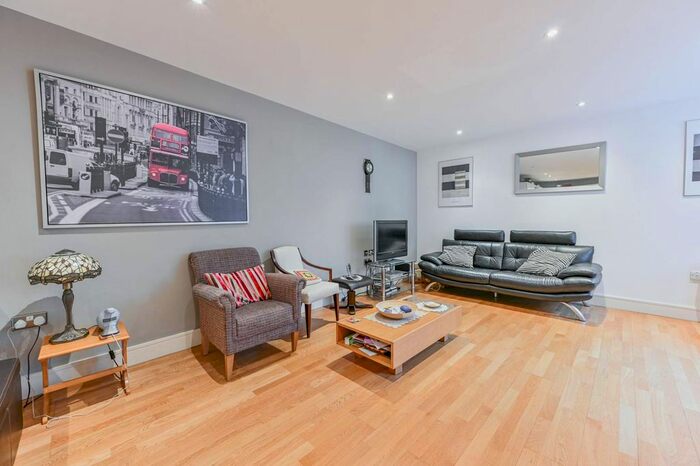 2 Bedroom Flat To Rent In Marsham Street, Westminster, London, SW1P