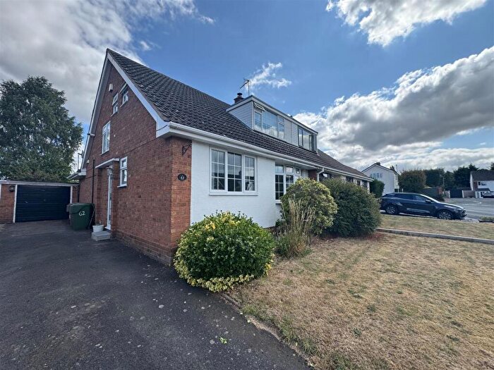3 Bedroom Semi-Detached Bungalow To Rent In Milestone Drive, Hagley, DY9