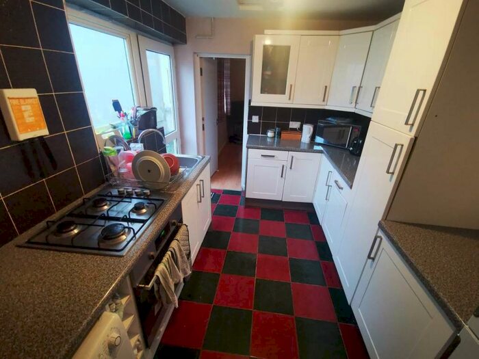 5 Bedroom House To Rent In Coburn Street, Cathays, Cardiff, CF24