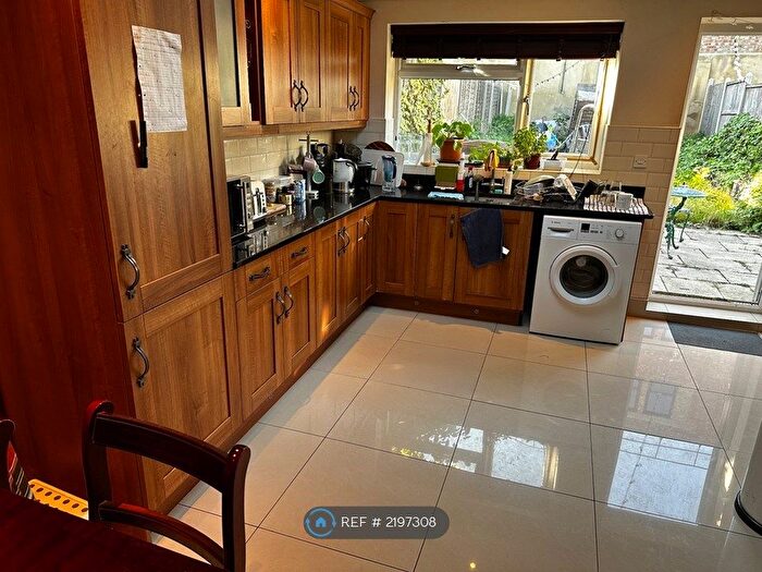 4 Bedroom Flat To Rent In Thistlewaite Road, London, E5