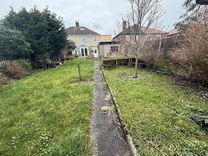 3 Bedroom Semi Detached House For Sale In Cranbourne Road, Patchway, BS34