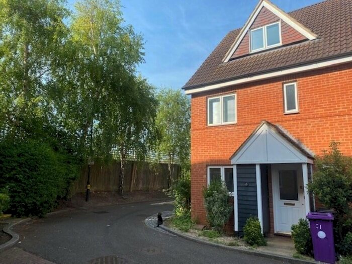 4 Bedroom Town House To Rent In Pippin Grove, Royston, SG8