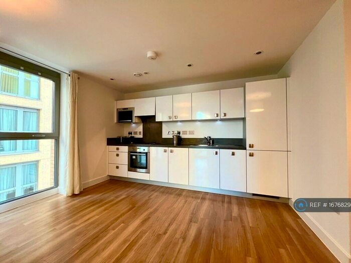 1 Bedroom Flat To Rent In Da Vinci Torre, London, SE13