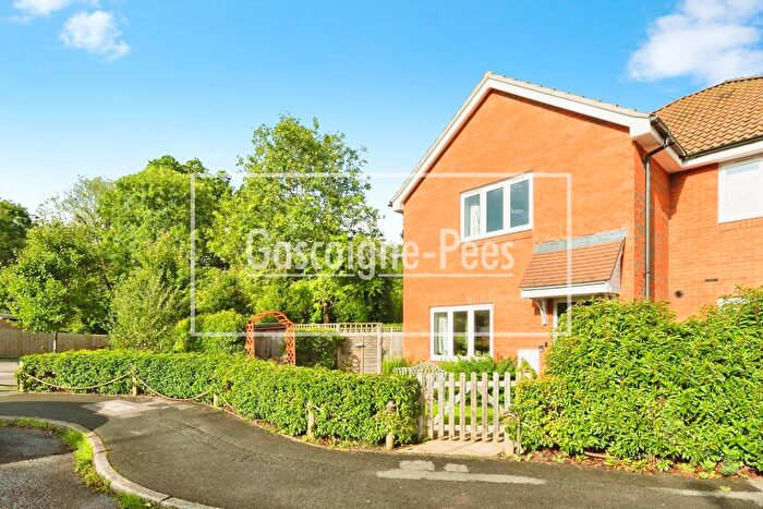 2 Bedroom Property To Rent In Speedwell Close, Guildford, GU4