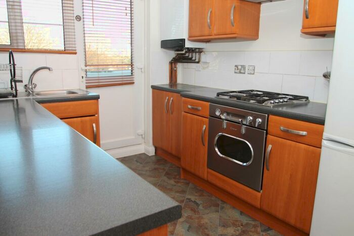 2 Bedroom Flat To Rent In Amblecote Road, Grove Park, SE12