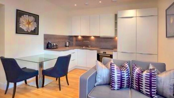 1 Bedroom Flat To Rent In Hamlet Gardens, London, W6