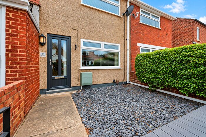 2 Bedroom Terraced House For Sale In Saunby Grove, Cleethorpes, DN35