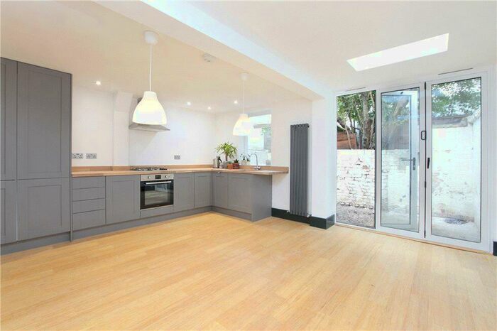 1 Bedroom Flat To Rent In Southolm Street, Battersea, London, SW11