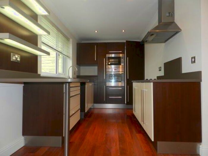 2 Bedroom Apartment To Rent In Hall Garth, Huddersfield, HD5