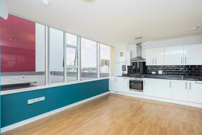 2 Bedroom Flat To Rent In Christchurch Road, Bournemouth, BH1