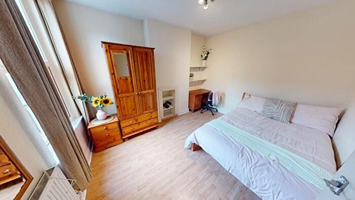 5 Bedroom Semi-Detached House To Rent In Cromwell Street, Nottingham, NG7