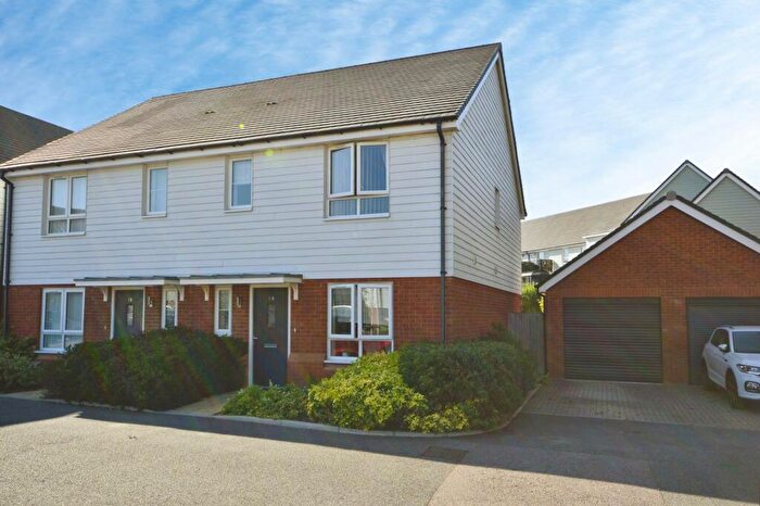 3 Bedroom Semi-Detached House For Sale In Voisin Close, Hoo, Rochester, Kent, ME3