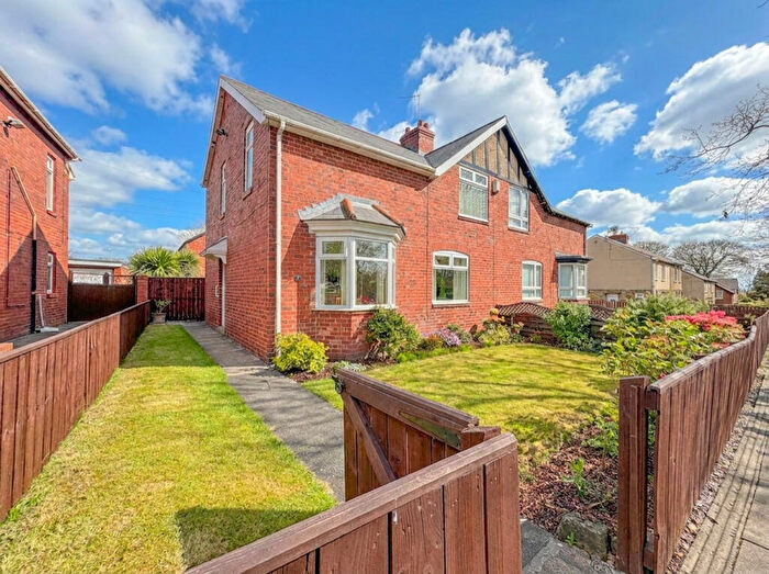 3 Bedroom Semi Detached House For Sale In The Drive, Felling, Gateshead, NE10