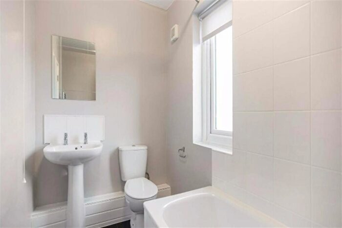 4 Bedroom Semi-Detached House To Rent In Bedroom Semi Detached House In Portland Street, Bristol, BS16