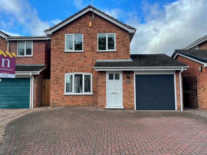 3 Bedroom Detached House To Rent In Lychgate Close, Oakwood, Derby, DE21