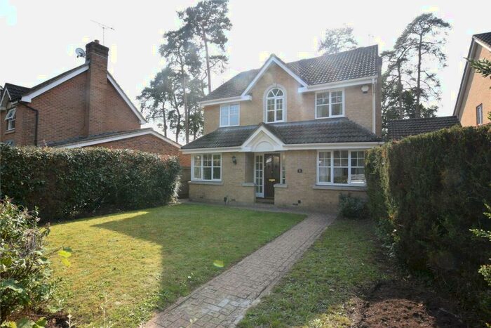 4 Bedroom Detached House To Rent In Paget Close, Camberley, Surrey, GU15