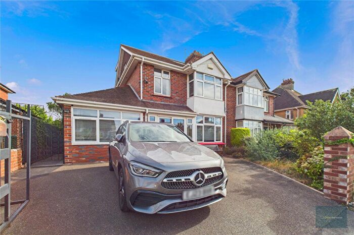 5 Bedroom Semi-Detached House To Rent In Sweetbrier Lane, EX1