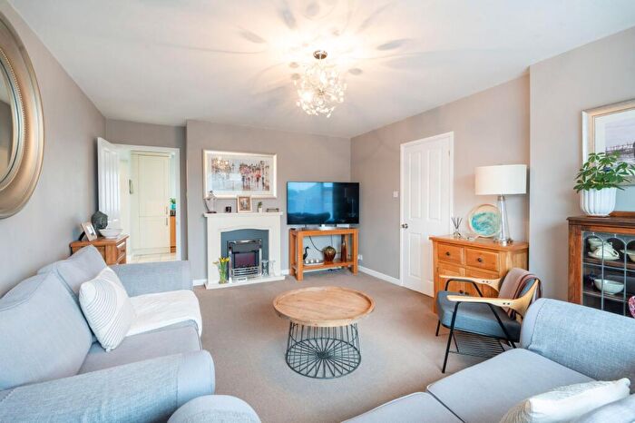 3 Bedroom Detached Bungalow For Sale In Greenfield Crescent, Stonesfield, OX29