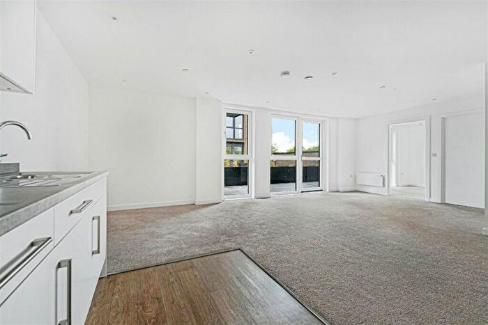 2 Bedroom Flat To Rent In Princes Way, Milton Keynes, MK2