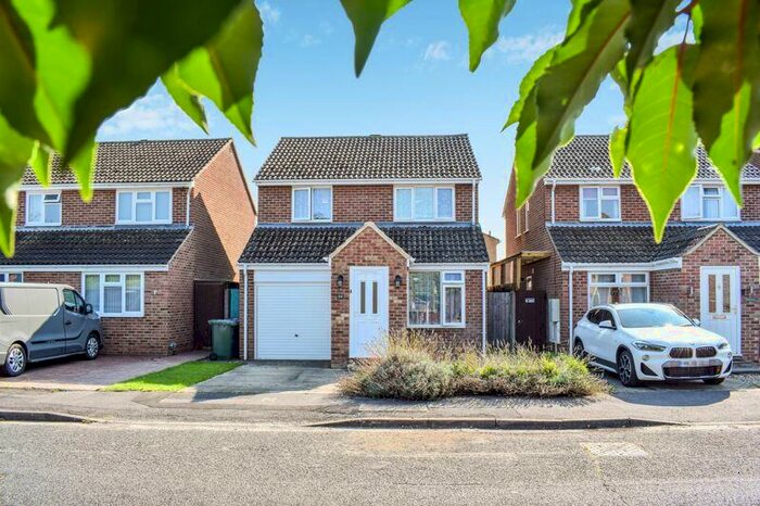 3 Bedroom Detached House To Rent In The Phelps, Kidlington, OX5