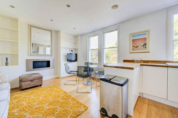 2 Bedroom Flat To Rent In Fulham Palace Road, Bishop's Park, London, SW6