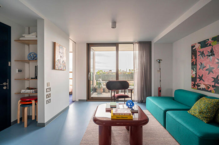 2 Bedroom Flat To Rent In Balfron Tower, St Leonards Road, London, E14