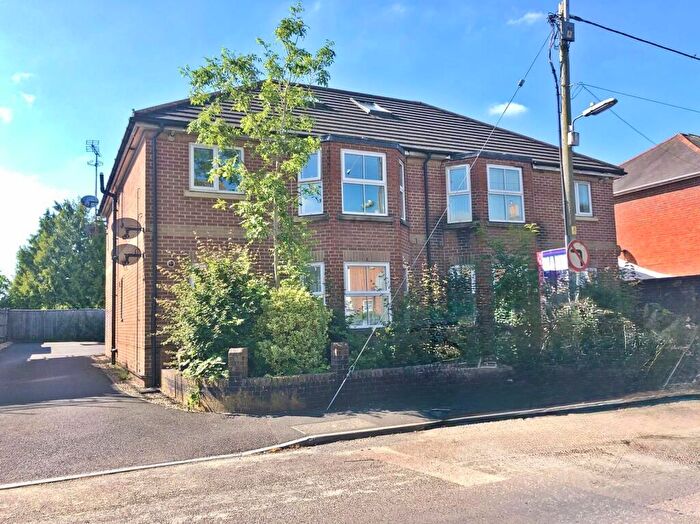 2 Bedroom Flat To Rent In Rose Road, Eling, SO40