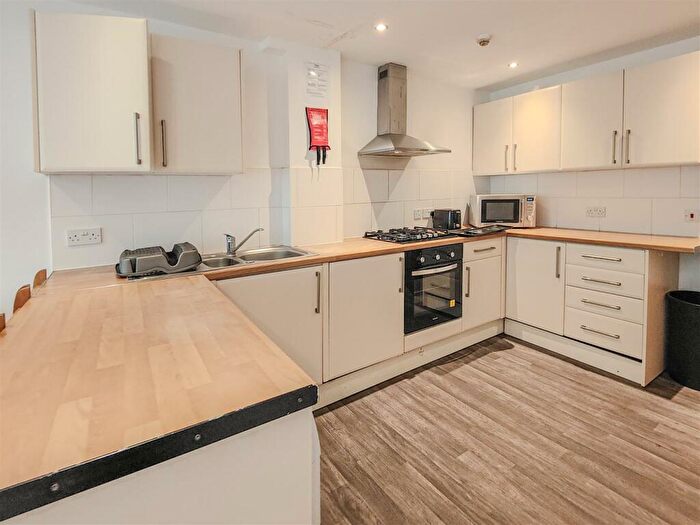 6 Bedroom Terraced House To Rent In Rose Cottages, Selly Oak, B29